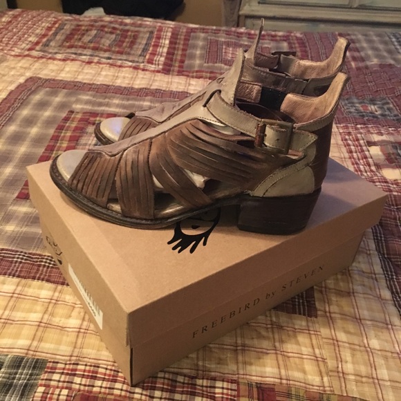 Freebird Sandals. Final price drop - Picture 3 of 6